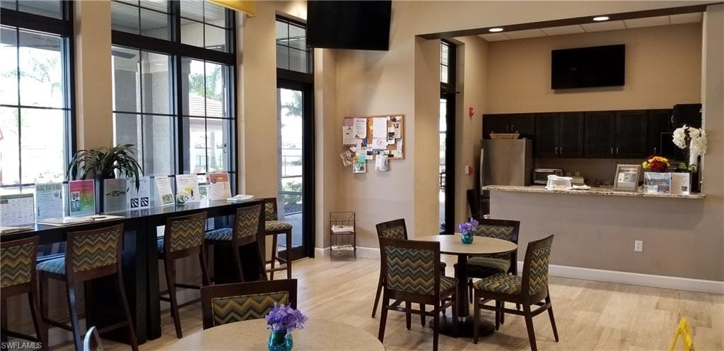 1622 Oceania Dr S 101, Naples, FL 34113-21