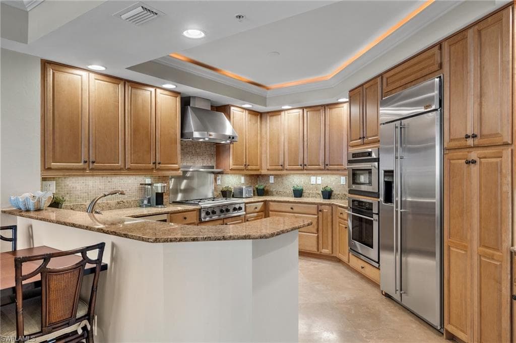 285 Grande Way 705, Naples, FL 34110-10