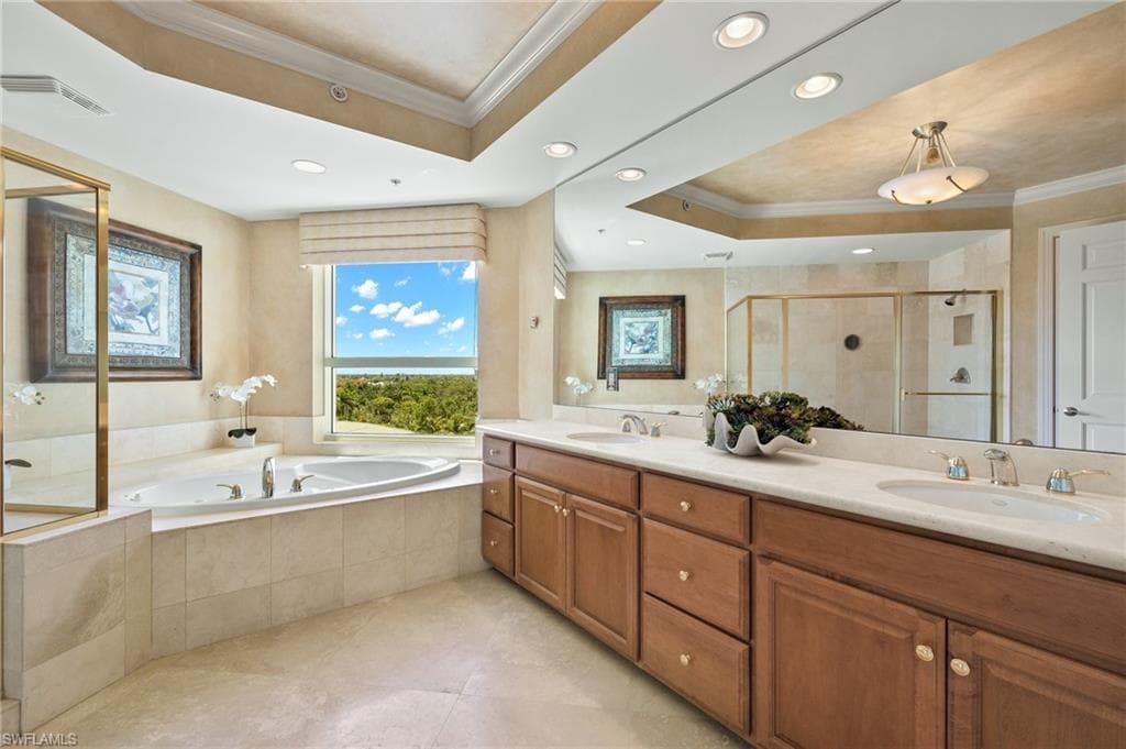 285 Grande Way 705, Naples, FL 34110-15
