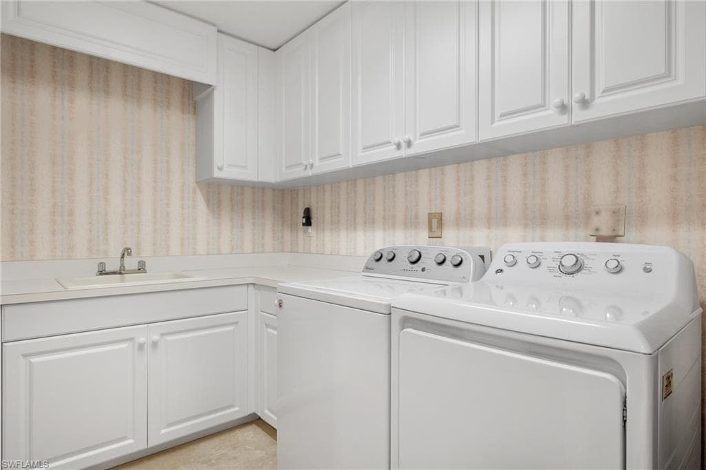 285 Grande Way 705, Naples, FL 34110-22
