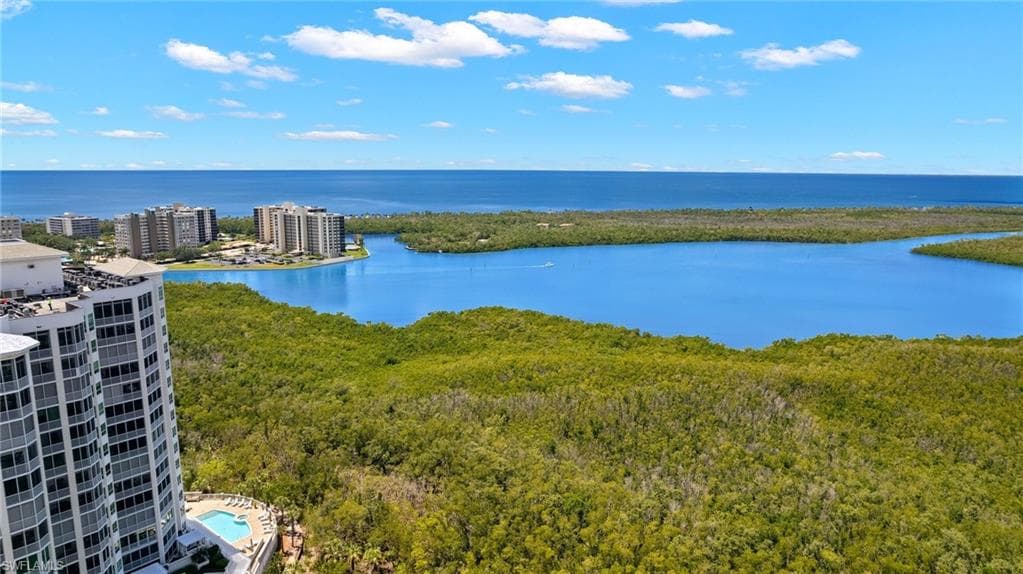 285 Grande Way 705, Naples, FL 34110-28
