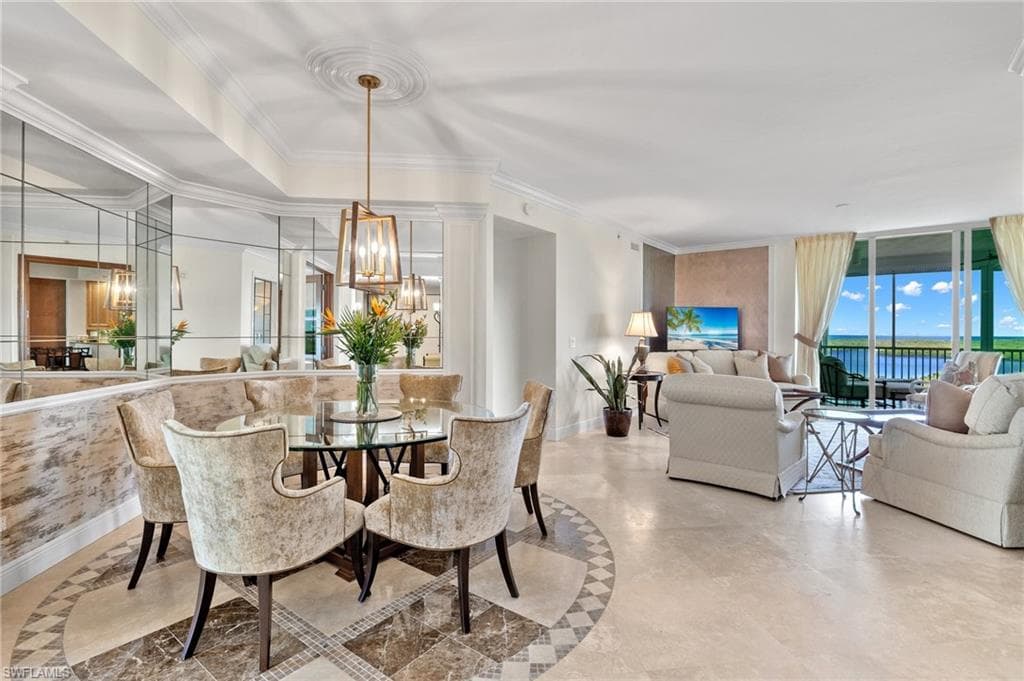 285 Grande Way 705, Naples, FL 34110-4
