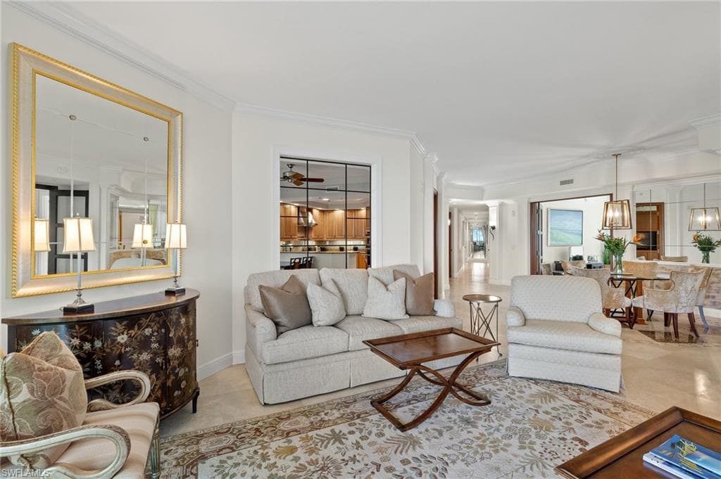285 Grande Way 705, Naples, FL 34110-7