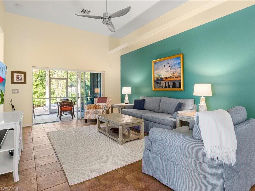 148 Glen Eagle Cir, Naples, FL 34104-11