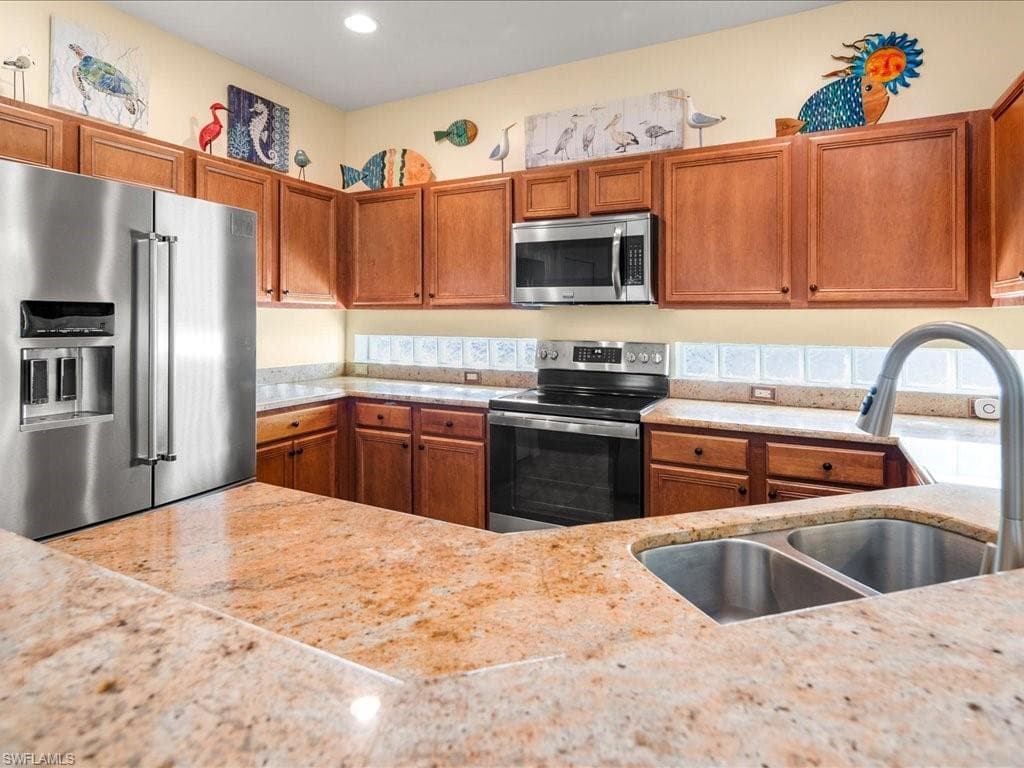148 Glen Eagle Cir, Naples, FL 34104-21