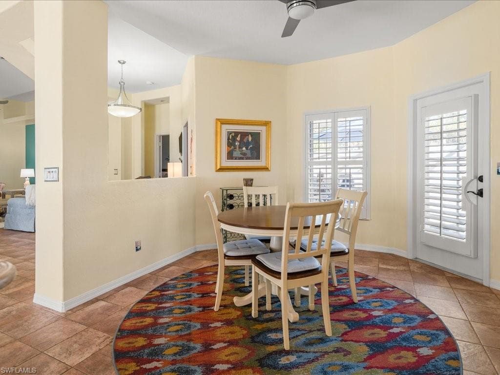 148 Glen Eagle Cir, Naples, FL 34104-23