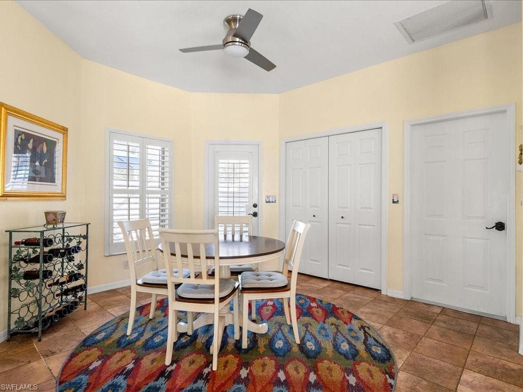148 Glen Eagle Cir, Naples, FL 34104-24