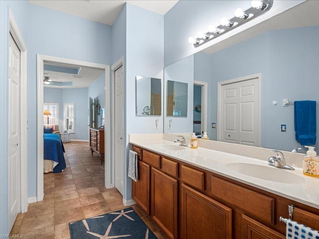 148 Glen Eagle Cir, Naples, FL 34104-29