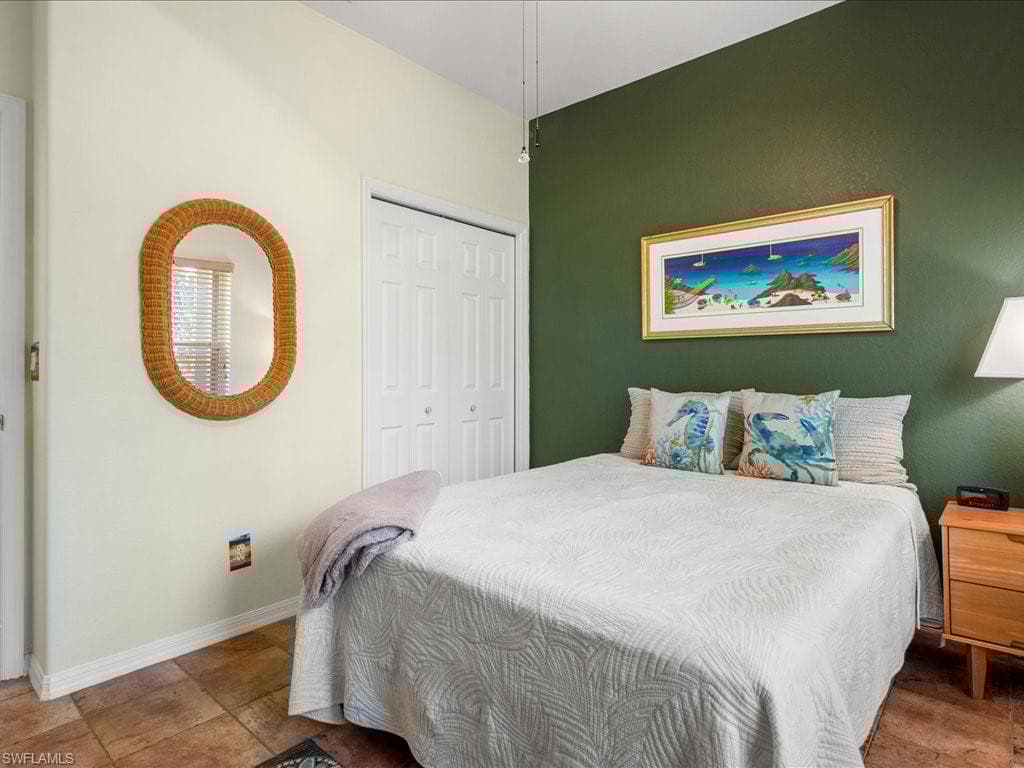 148 Glen Eagle Cir, Naples, FL 34104-33