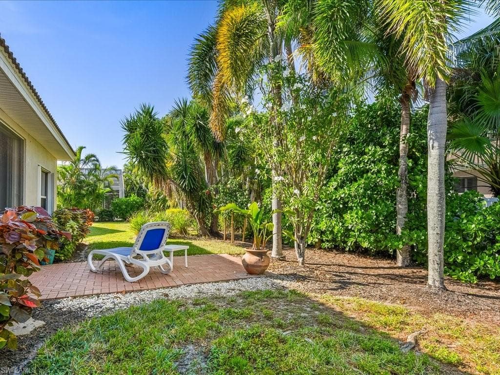 148 Glen Eagle Cir, Naples, FL 34104-35