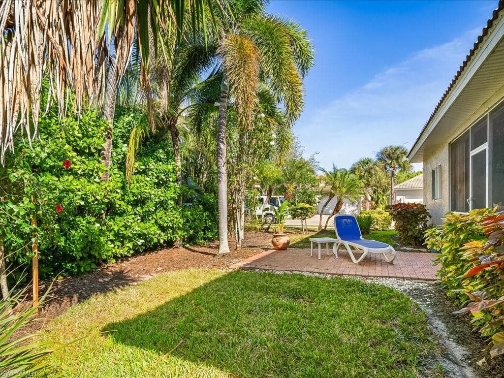 148 Glen Eagle Cir, Naples, FL 34104-36