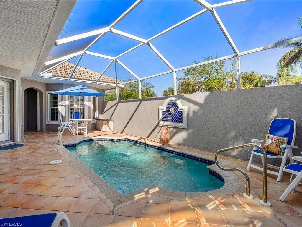 148 Glen Eagle Cir, Naples, FL 34104-39
