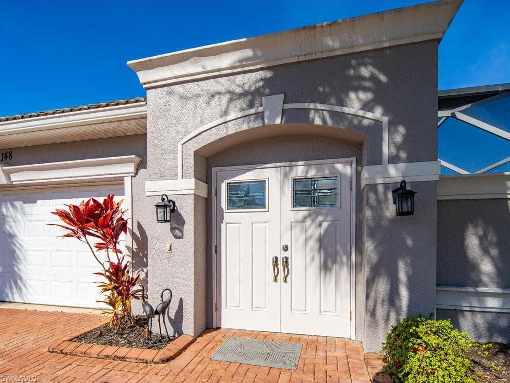 148 Glen Eagle Cir, Naples, FL 34104-4