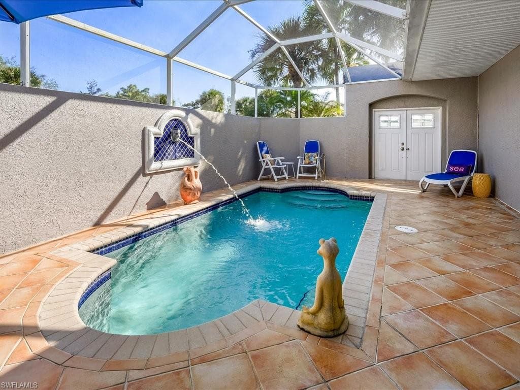148 Glen Eagle Cir, Naples, FL 34104-5