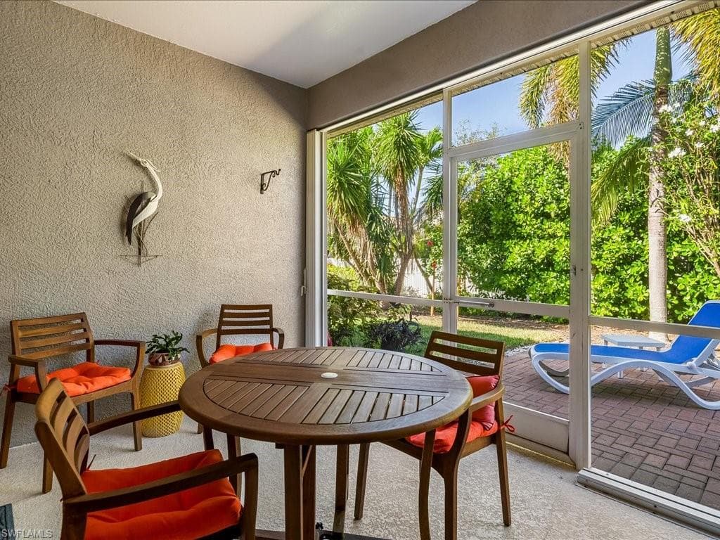 148 Glen Eagle Cir, Naples, FL 34104-7