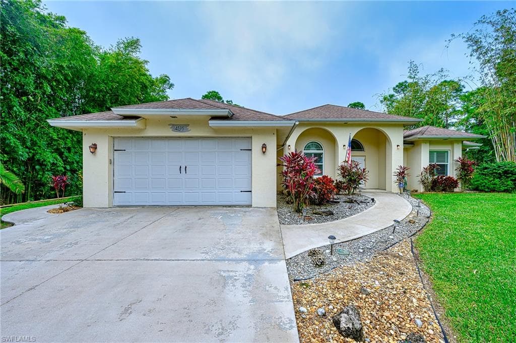 4595 16th St NE, Naples, FL 34120-29