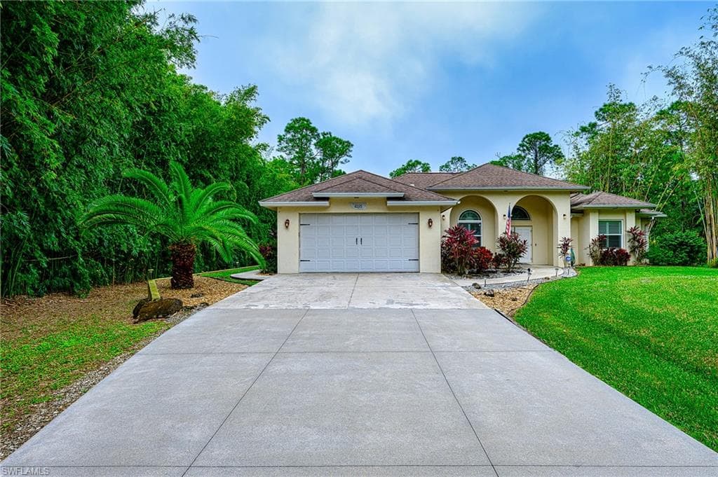 4595 16th St NE, Naples, FL 34120-30