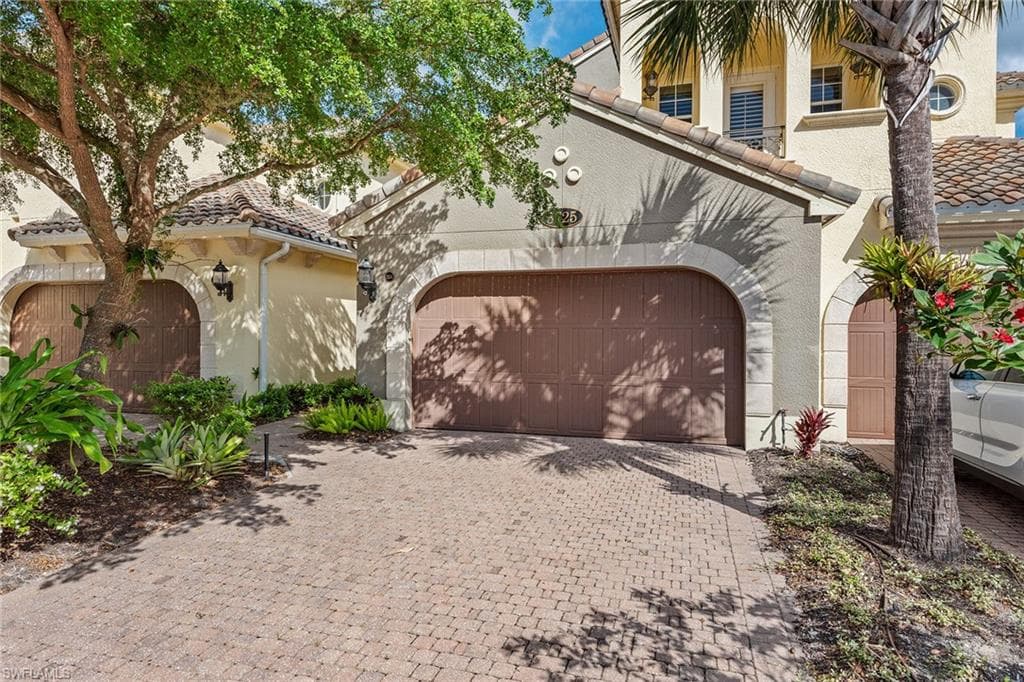 3725 Montreux Ln 204, Naples, FL 34114-38