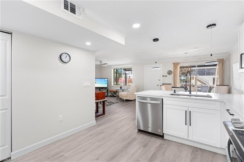 1517 Chesapeake Ave B-3, Naples, FL 34102-12