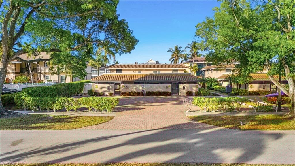 1517 Chesapeake Ave B-3, Naples, FL 34102-22