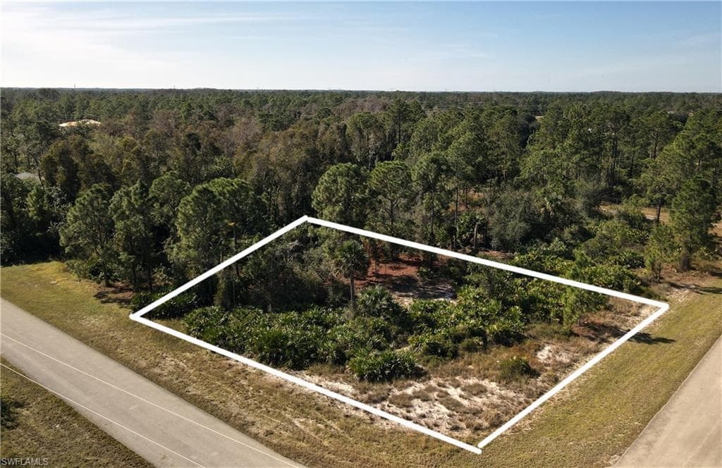 828 Fullerton Ave S, Lehigh Acres, FL 33974-3