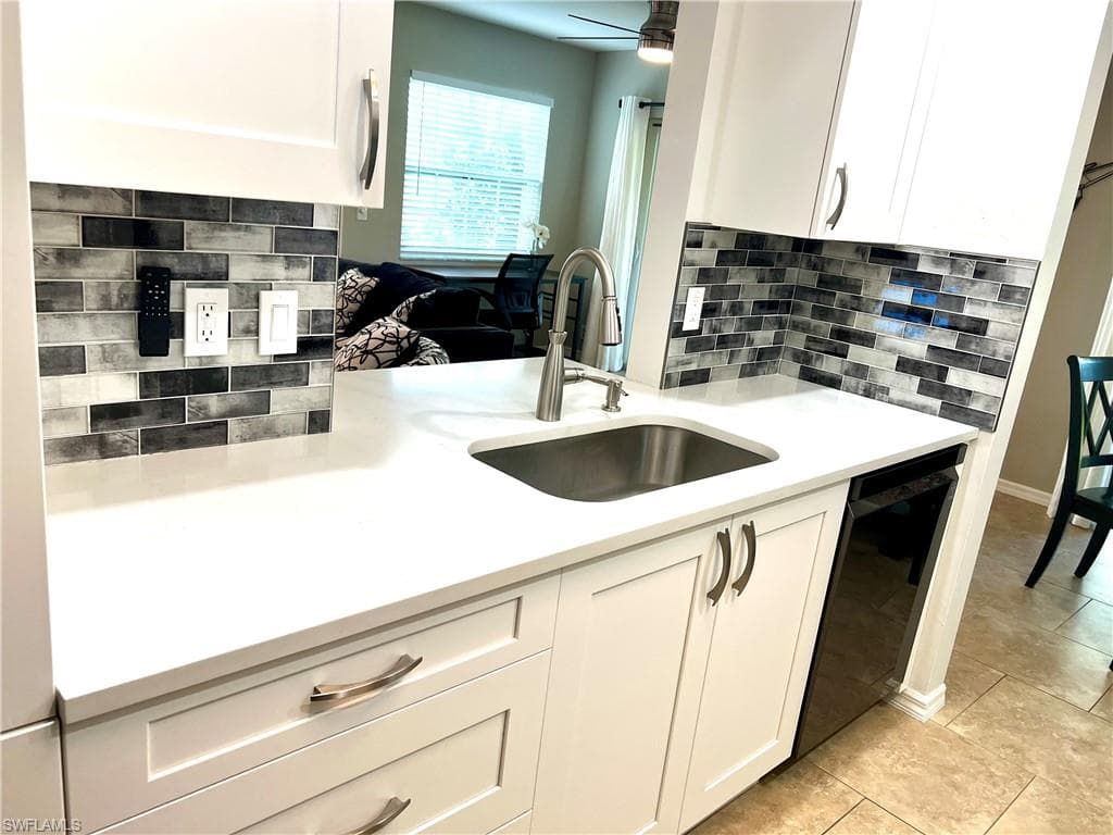 2141 Tama Cir 101, Naples, FL 34112-11