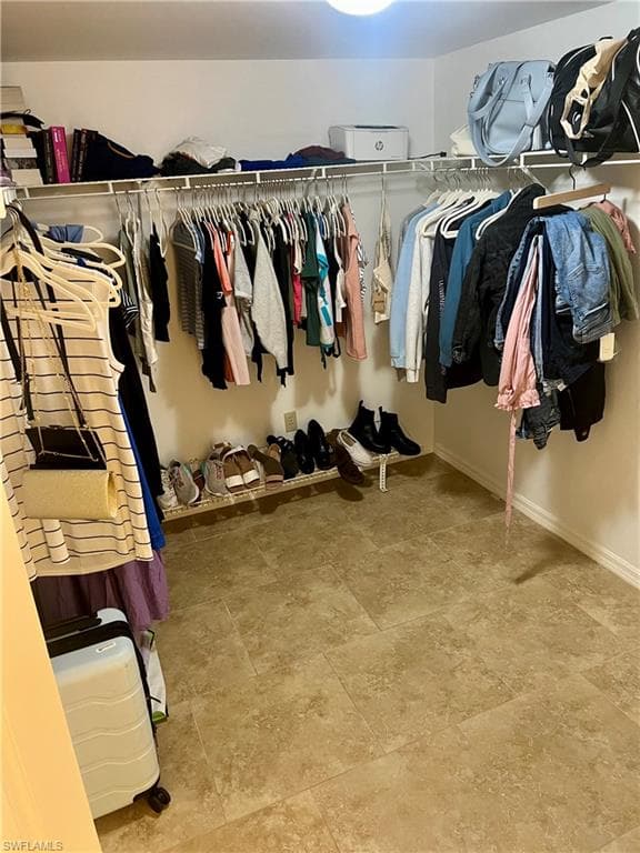 2141 Tama Cir 101, Naples, FL 34112-16