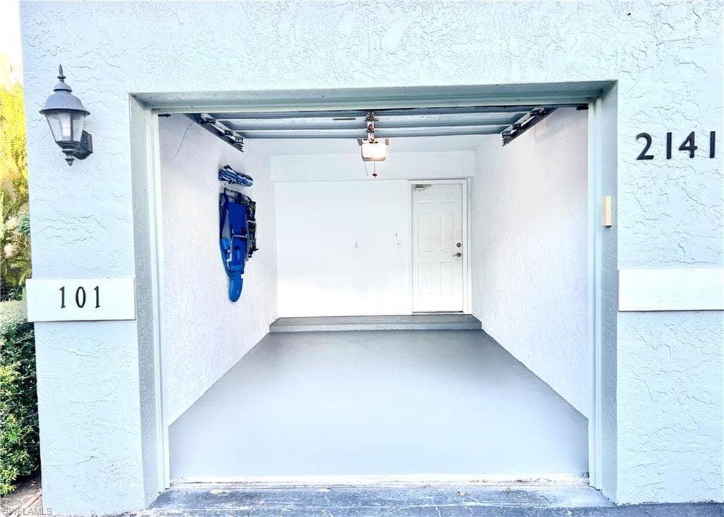 2141 Tama Cir 101, Naples, FL 34112-26