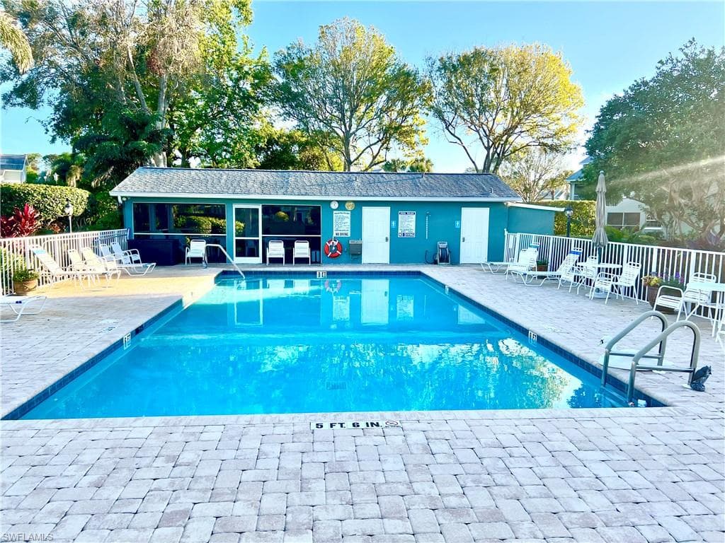 2141 Tama Cir 101, Naples, FL 34112-30