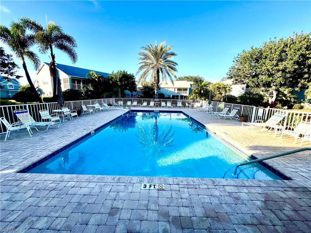 2141 Tama Cir 101, Naples, FL 34112-31