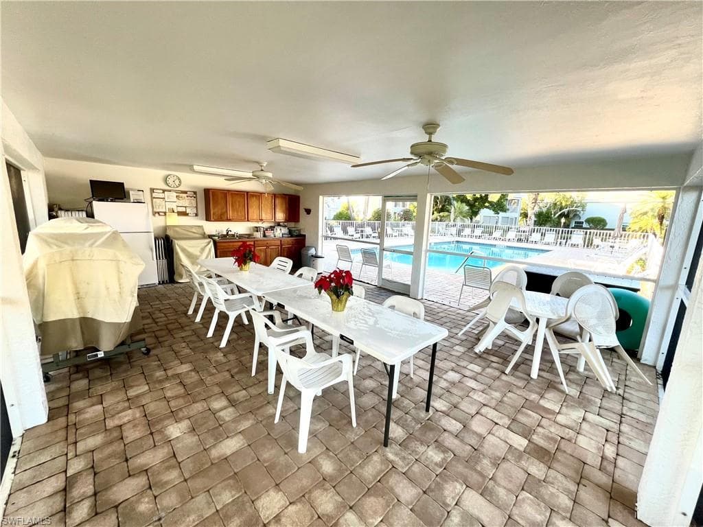 2141 Tama Cir 101, Naples, FL 34112-33