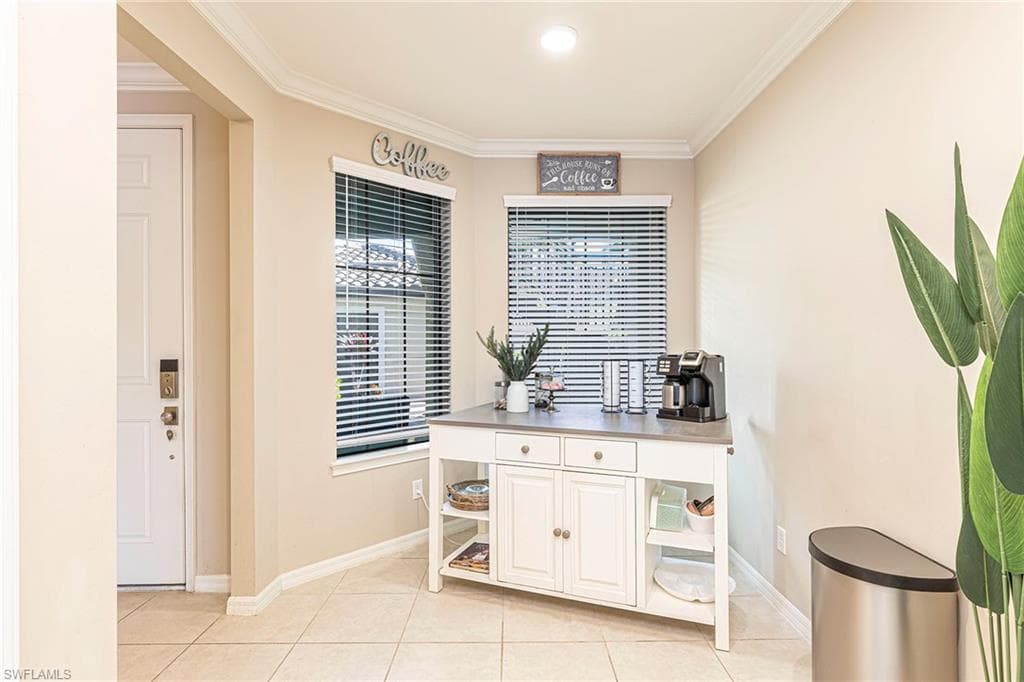 9373 Pocida Ct 9-104, Naples, FL 34119-10