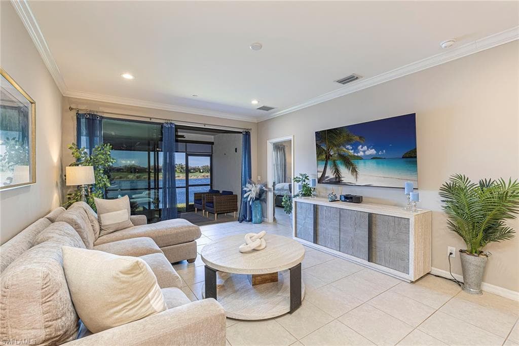 9373 Pocida Ct 9-104, Naples, FL 34119-18