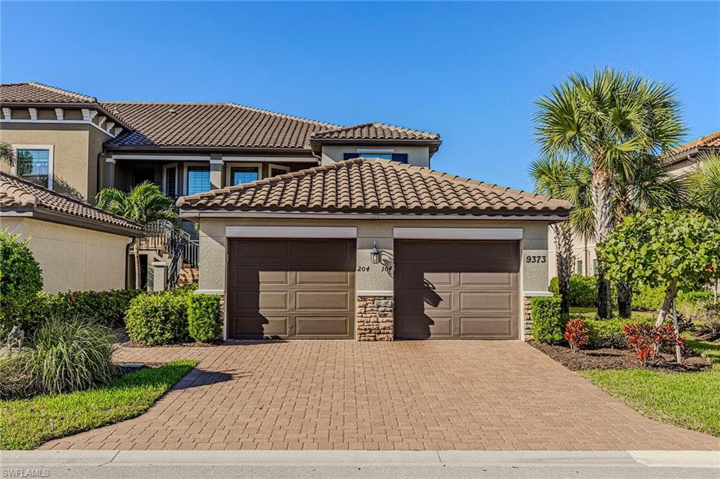 9373 Pocida Ct 9-104, Naples, FL 34119-1