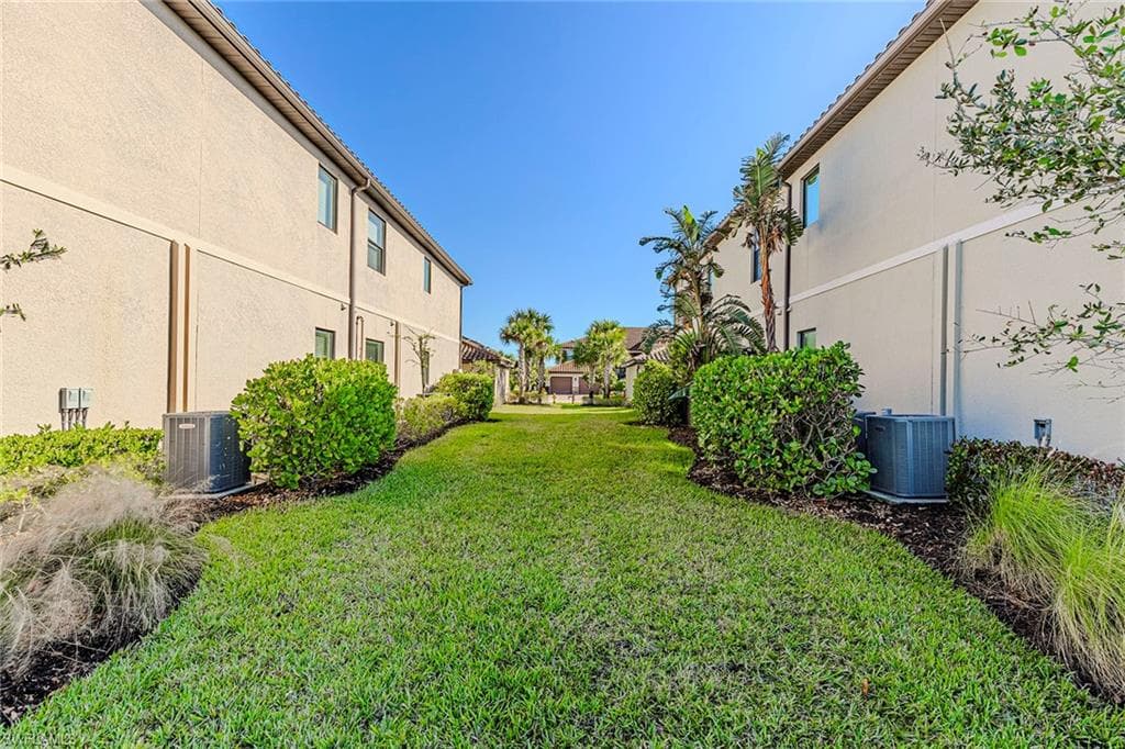 9373 Pocida Ct 9-104, Naples, FL 34119-22