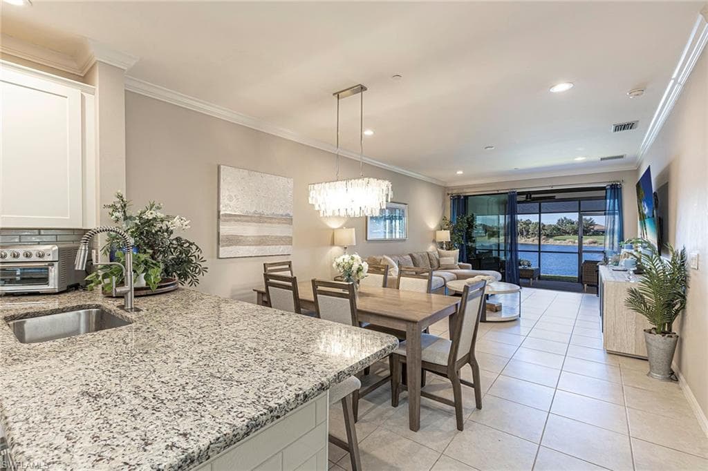 9373 Pocida Ct 9-104, Naples, FL 34119-4