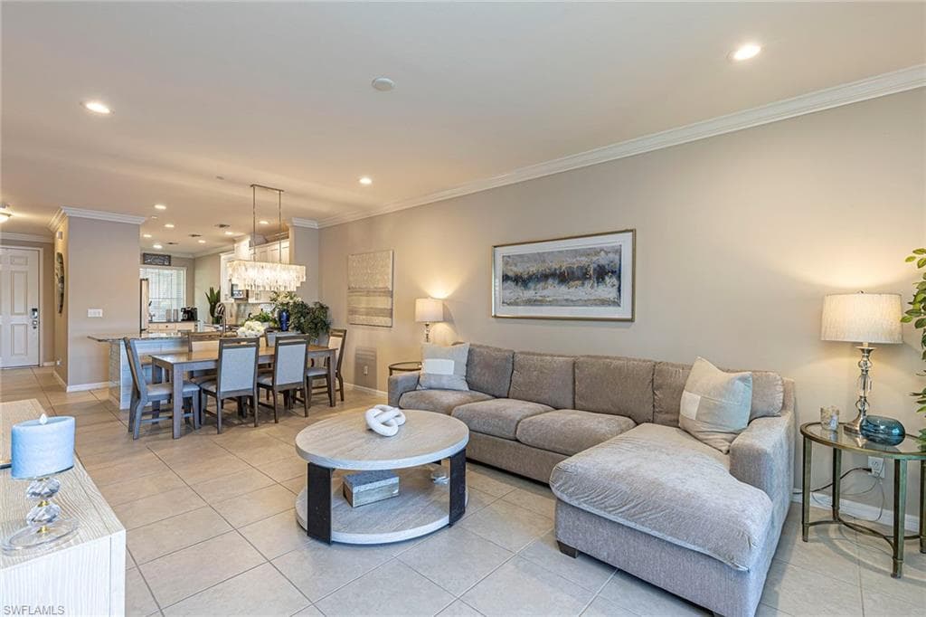 9373 Pocida Ct 9-104, Naples, FL 34119-5