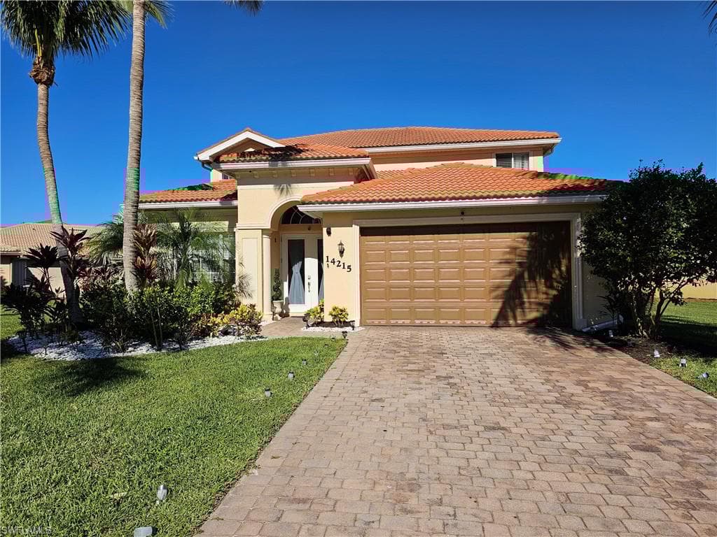 14215 Manchester Dr S, Naples, FL 34114-1