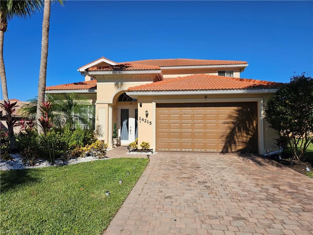 14215 Manchester Dr S, Naples, FL 34114-4