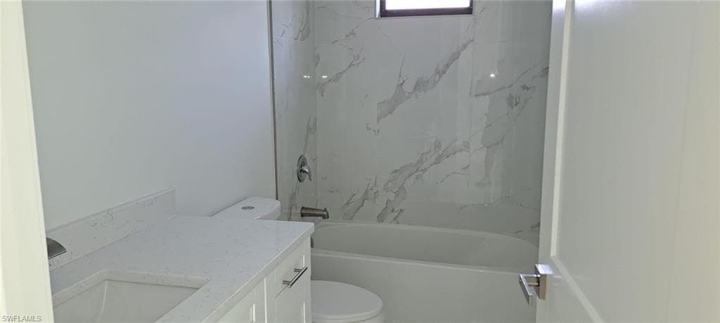2915 28th St SW, Lehigh Acres, FL 33976-9