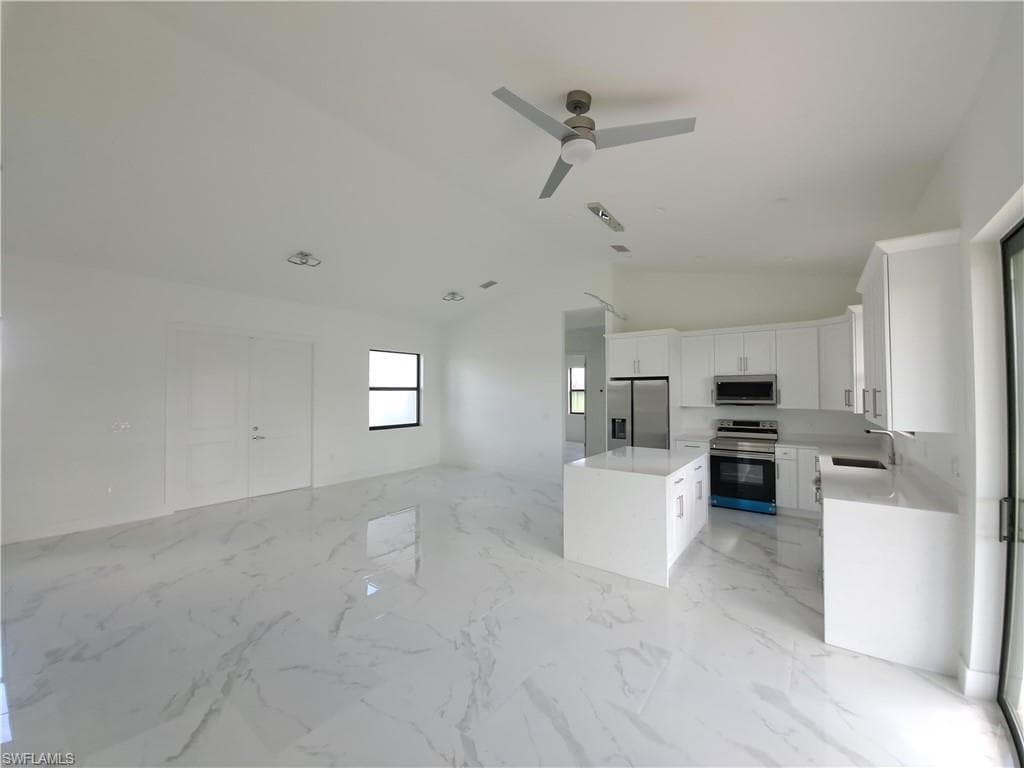 2915 28th St SW, Lehigh Acres, FL 33976-16