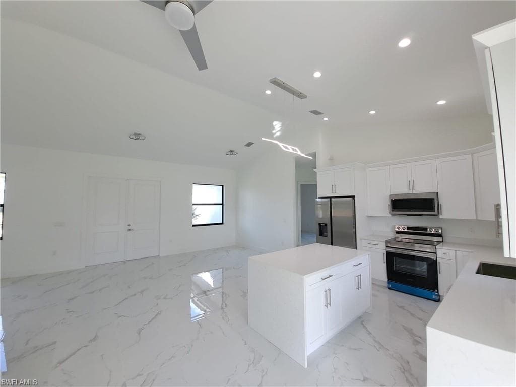 2915 28th St SW, Lehigh Acres, FL 33976-5