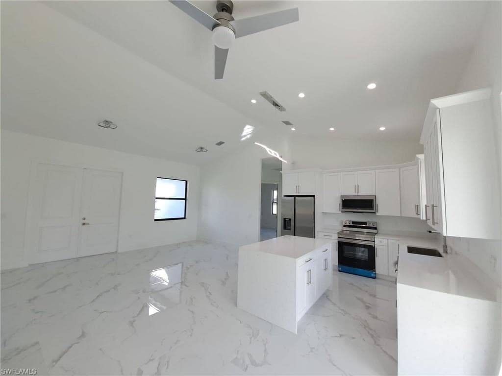 2915 28th St SW, Lehigh Acres, FL 33976-6