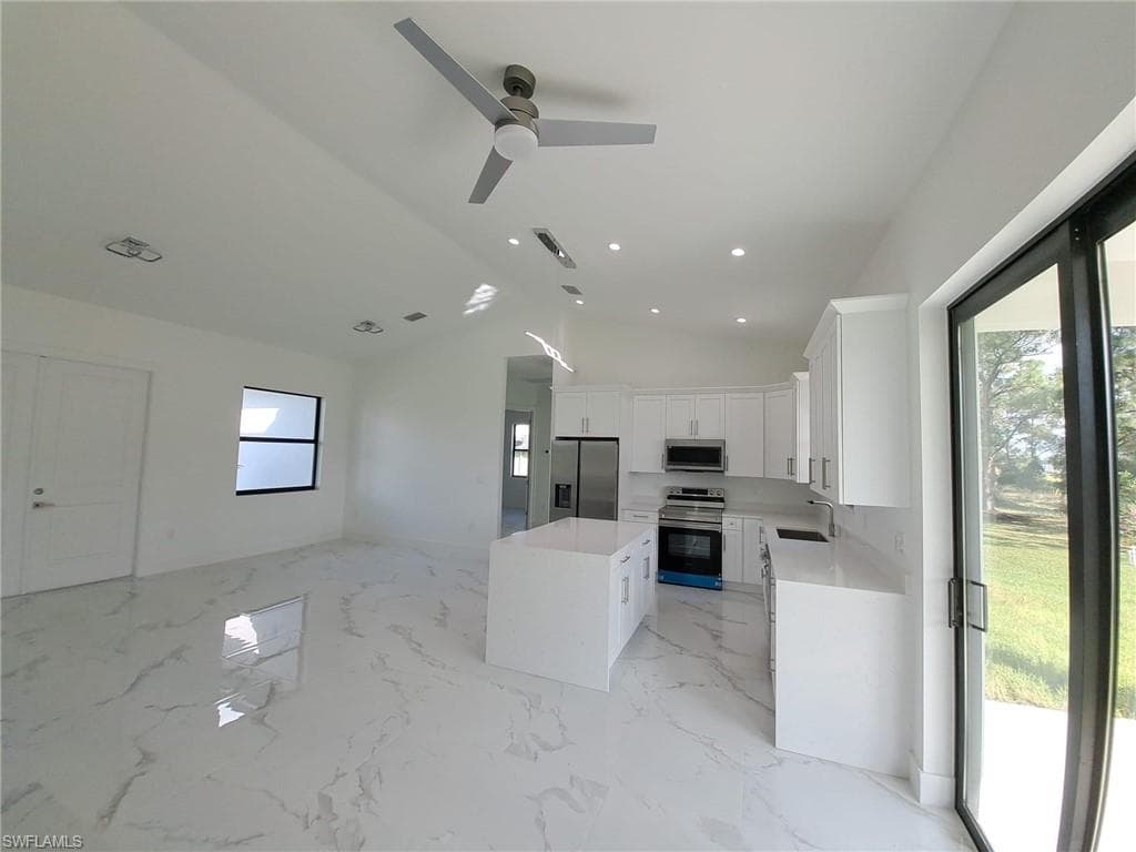2915 28th St SW, Lehigh Acres, FL 33976-7
