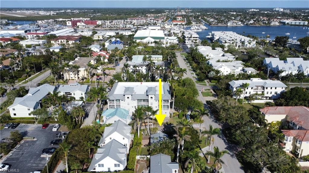 855 9th Ave S, Naples, FL 34102-8