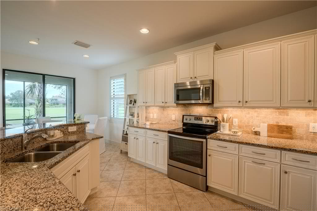 12046 Covent Garden Ct 901, Naples, FL 34120-10