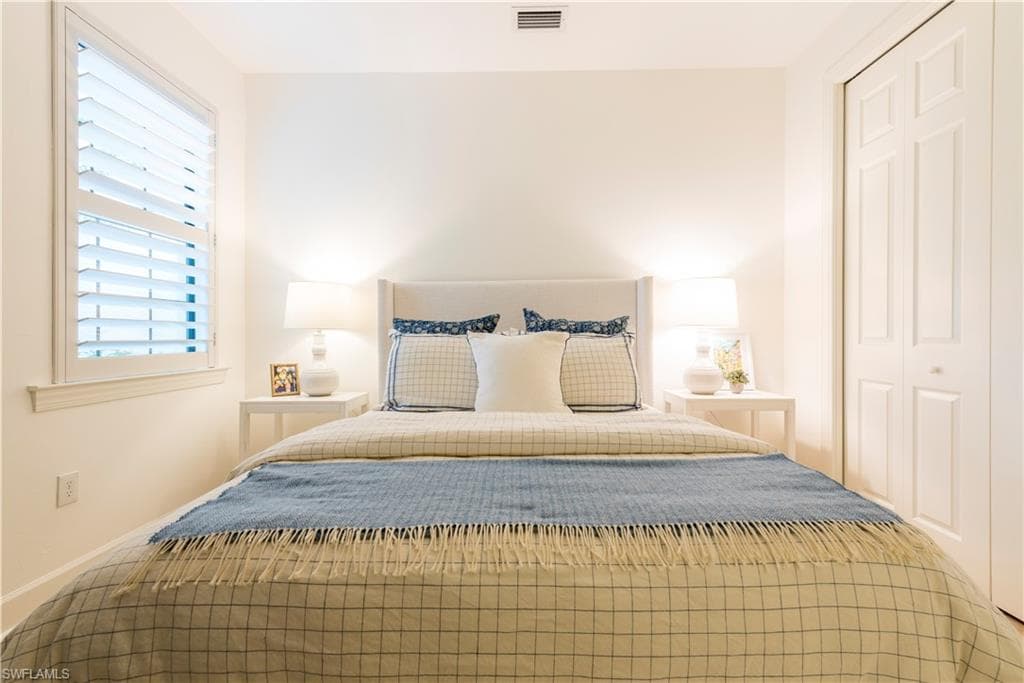 12046 Covent Garden Ct 901, Naples, FL 34120-20