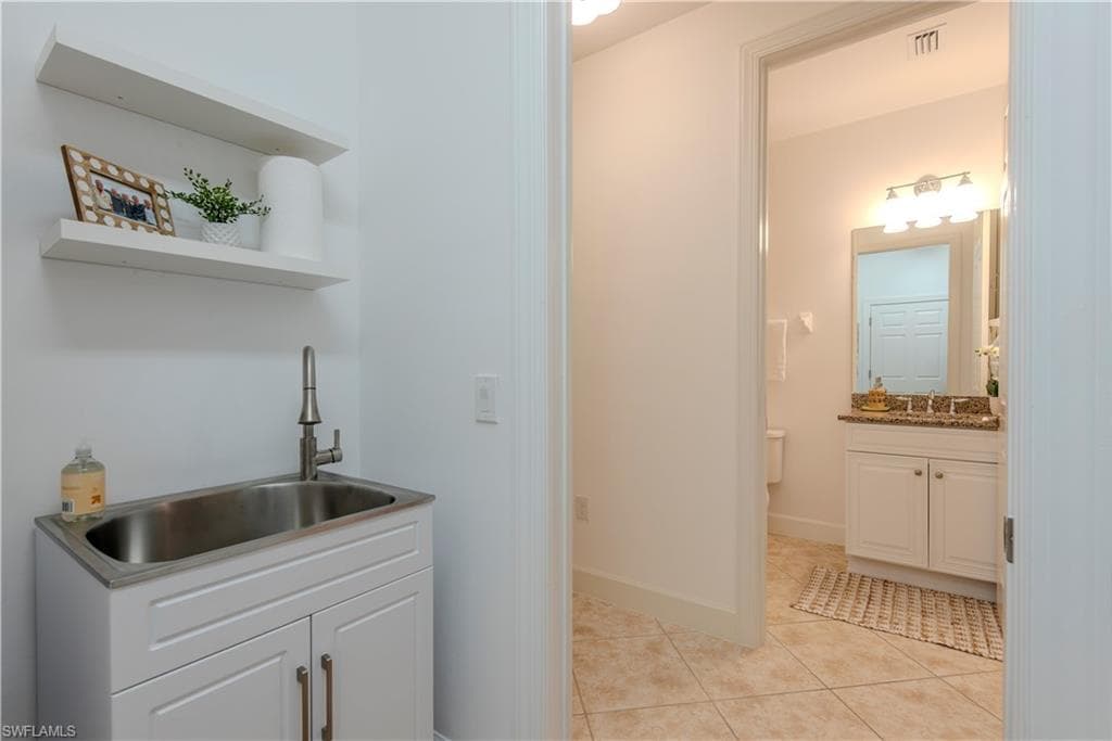 12046 Covent Garden Ct 901, Naples, FL 34120-22