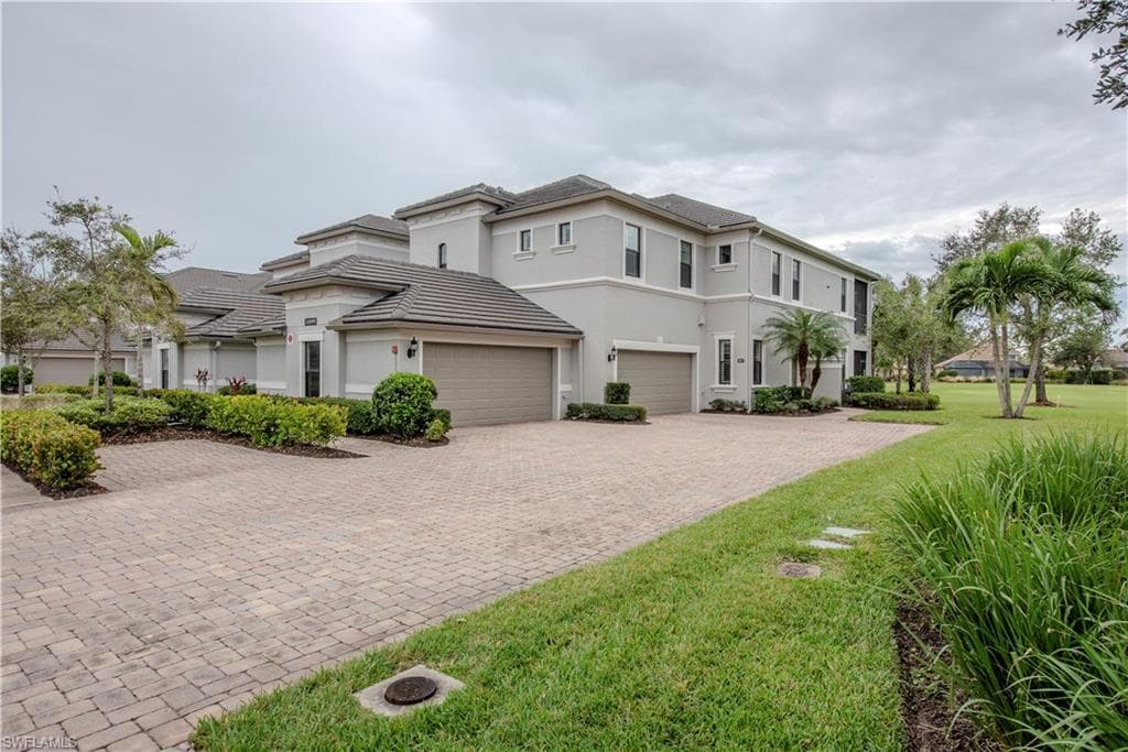 12046 Covent Garden Ct 901, Naples, FL 34120-25