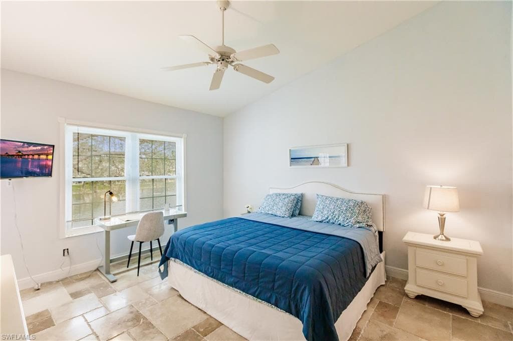 680 Wiggins Lake Dr 201, Naples, FL 34110-12